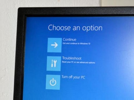 khoi dong win 10 safe mode
