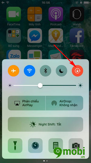 iphone khong tu xoay man hinh duoc