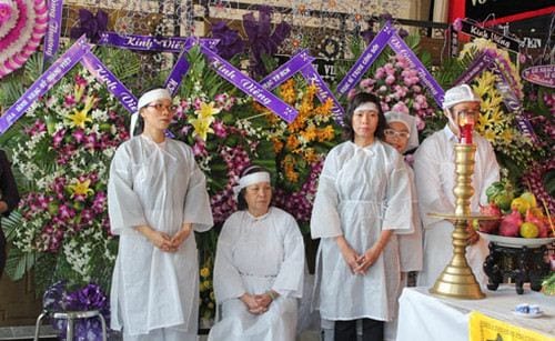 nam mo thay nguoi than trong gia dinh chet 2