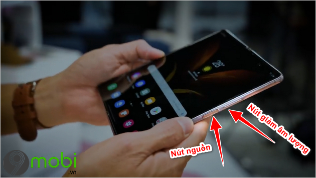 cach chup man hinh samsung galaxy z fold 2
